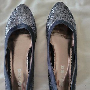 NaNa Wanida Sparkly Blue Steel dress shoe in size 9.5